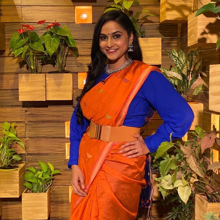 ZEE TELUGU TV ANCHOR KASI ANNAPURNA IN ORANGE SAREE BLOUSE 2